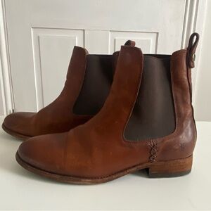Frye Melissa Chelsea Boots in cognac size W8